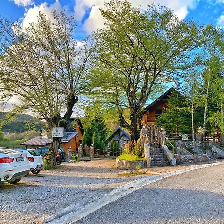 Chalet Kujta Pejë Esterno foto