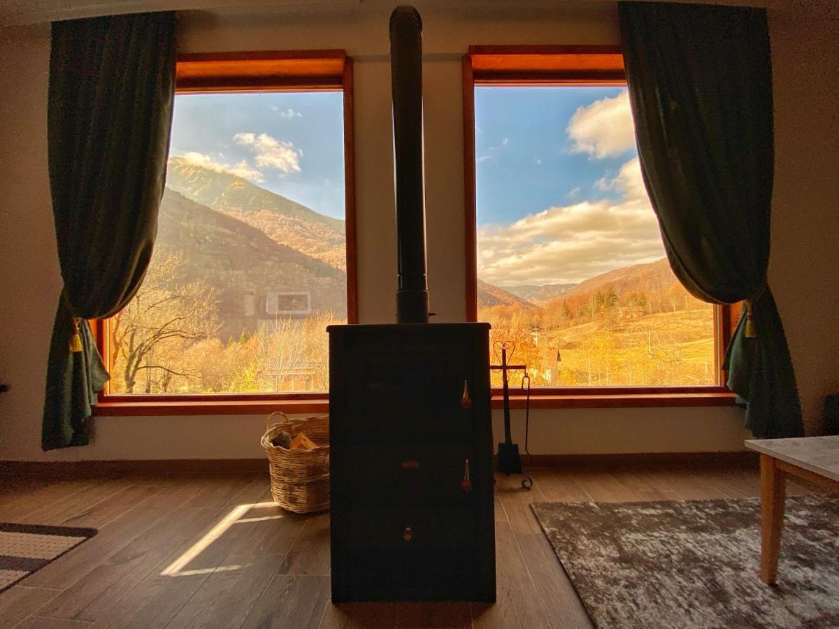 Chalet Kujta Pejë Esterno foto