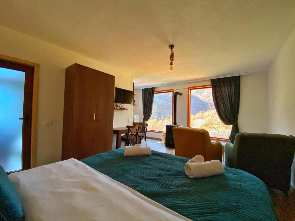 Chalet Kujta Pejë Esterno foto