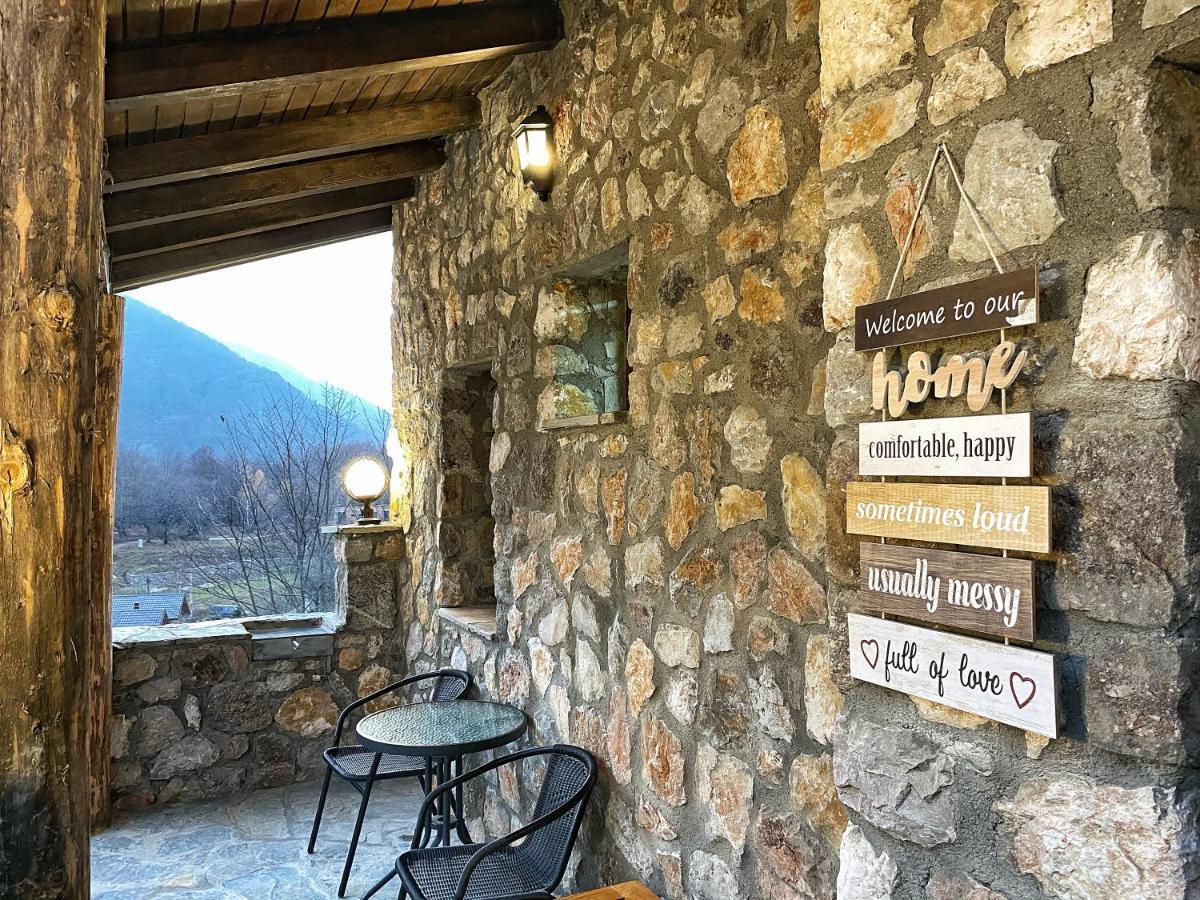 Chalet Kujta Pejë Esterno foto