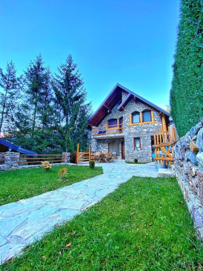 Chalet Kujta Pejë Esterno foto