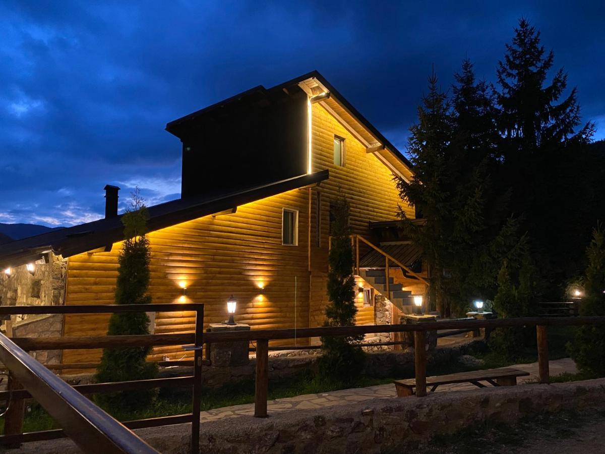 Chalet Kujta Pejë Esterno foto
