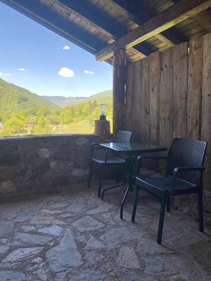 Chalet Kujta Pejë Esterno foto