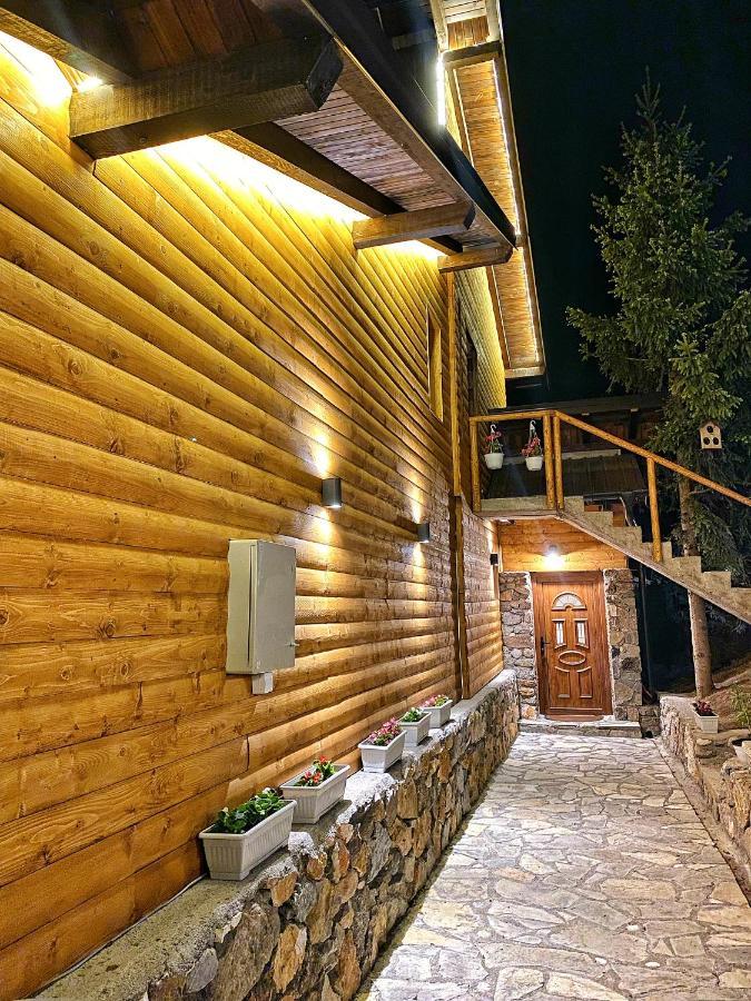 Chalet Kujta Pejë Esterno foto