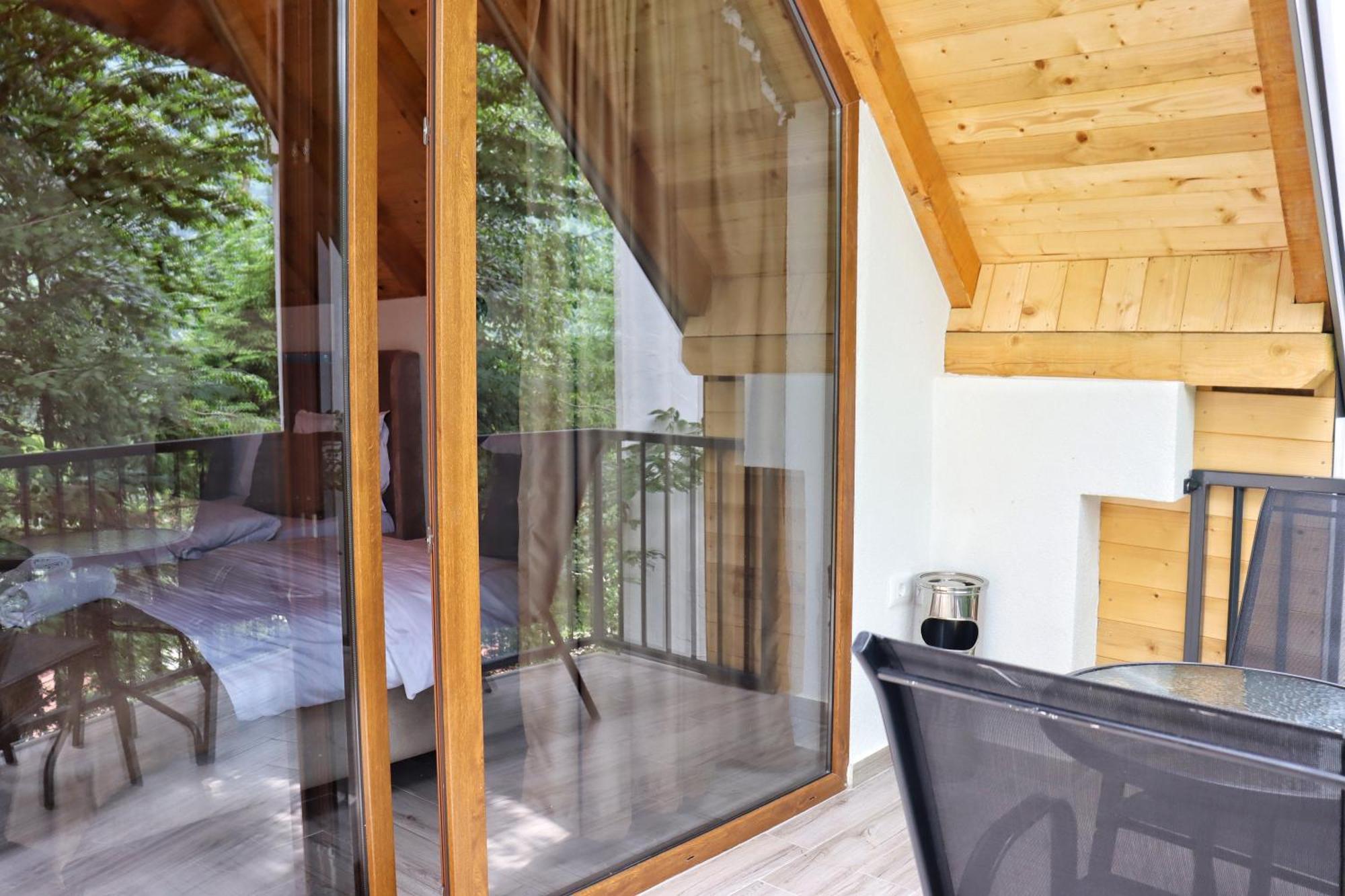Chalet Kujta Pejë Esterno foto