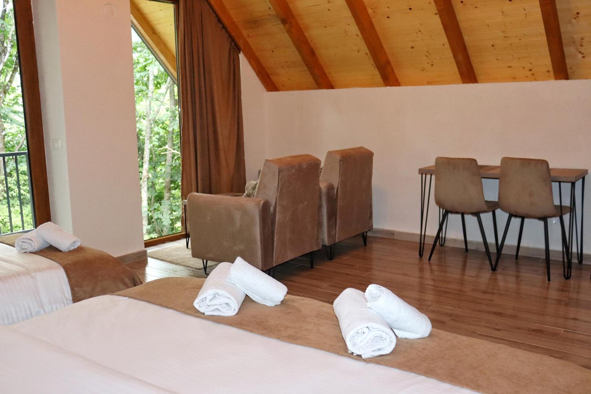 Chalet Kujta Pejë Esterno foto