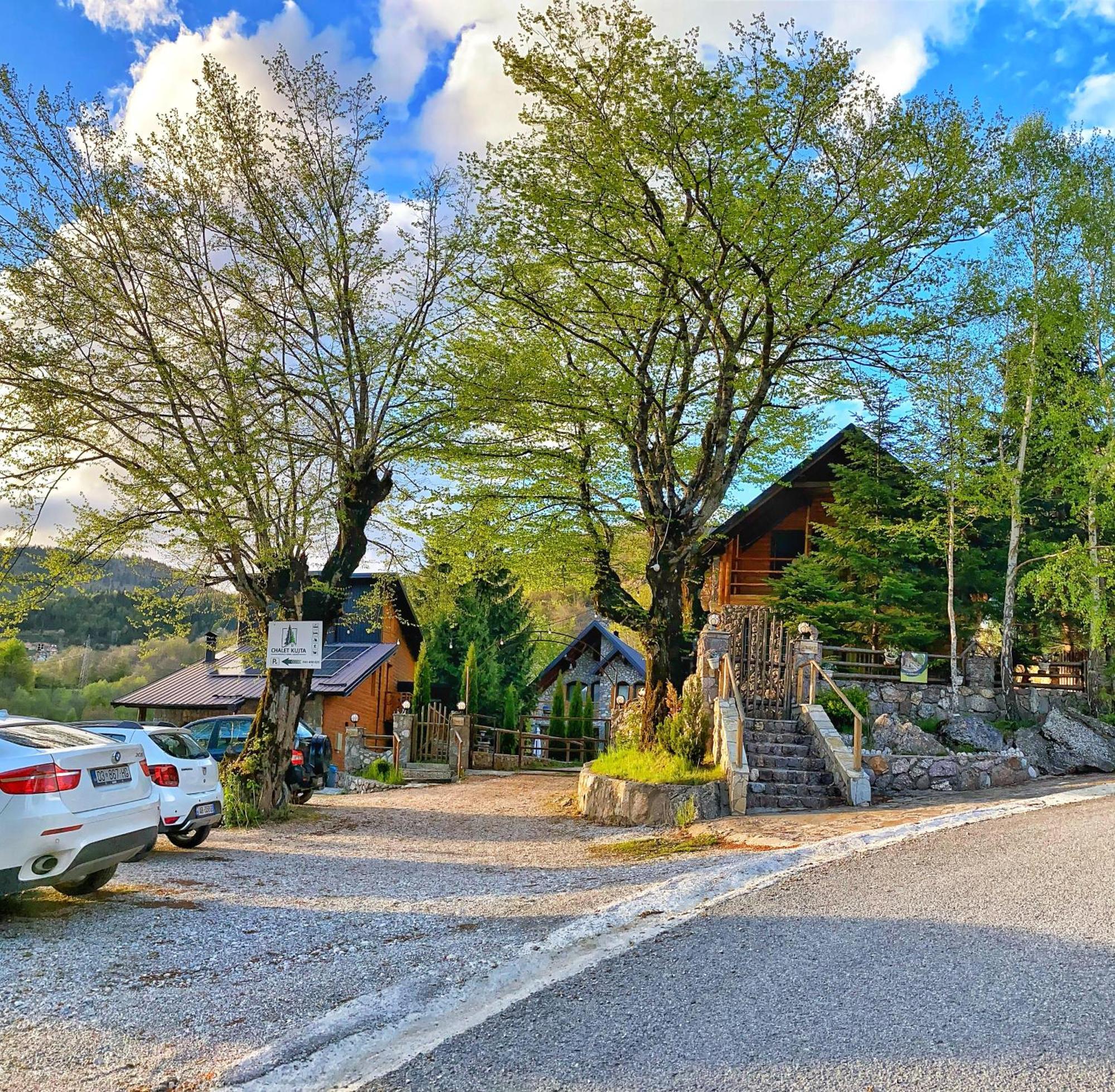 Chalet Kujta Pejë Esterno foto
