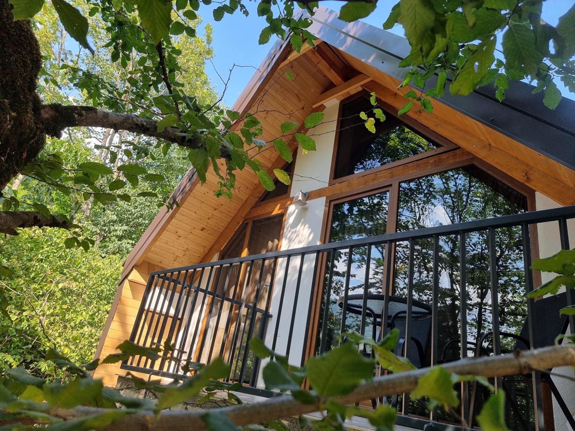 Chalet Kujta Pejë Esterno foto
