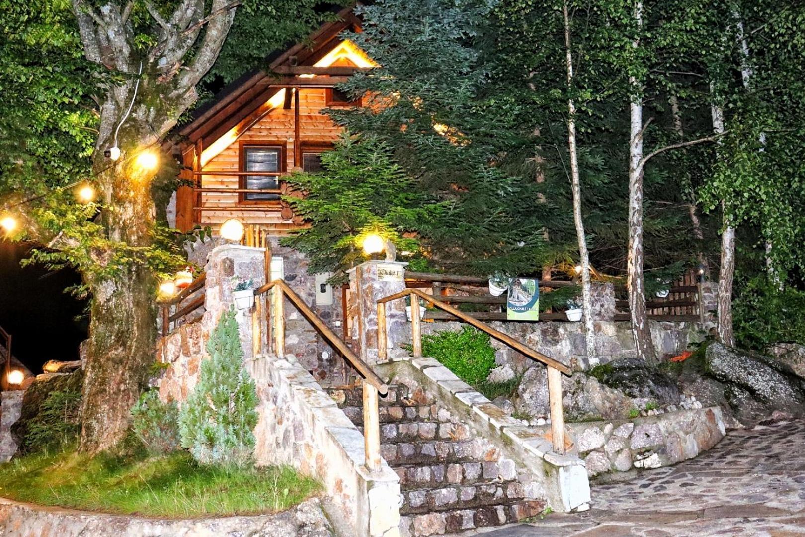 Chalet Kujta Pejë Esterno foto