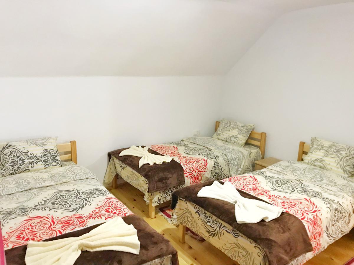 Chalet Kujta Pejë Esterno foto