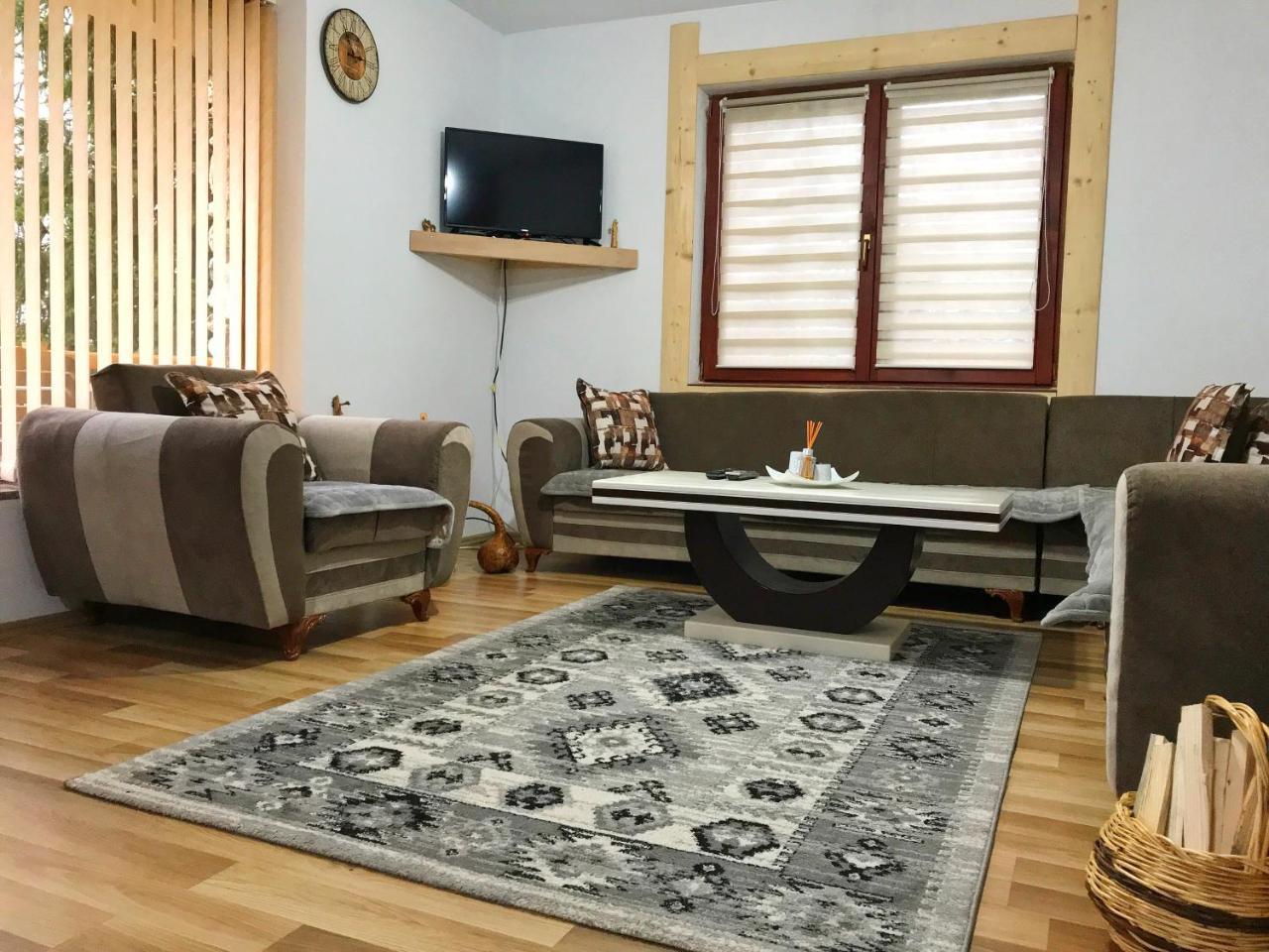 Chalet Kujta Pejë Esterno foto