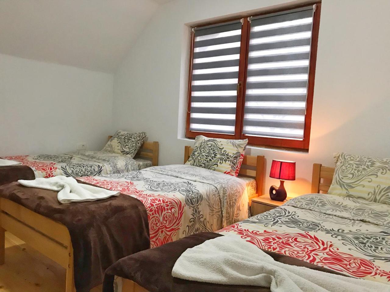 Chalet Kujta Pejë Esterno foto