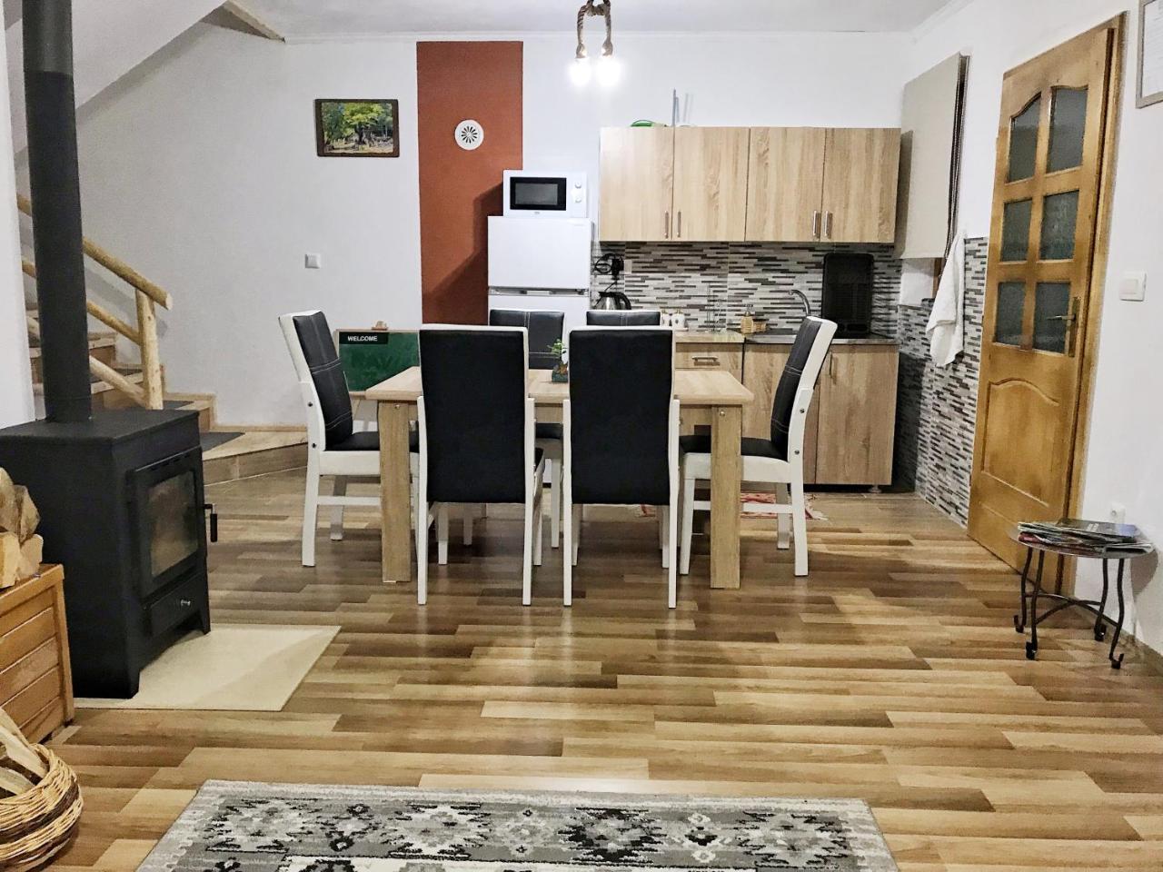 Chalet Kujta Pejë Esterno foto