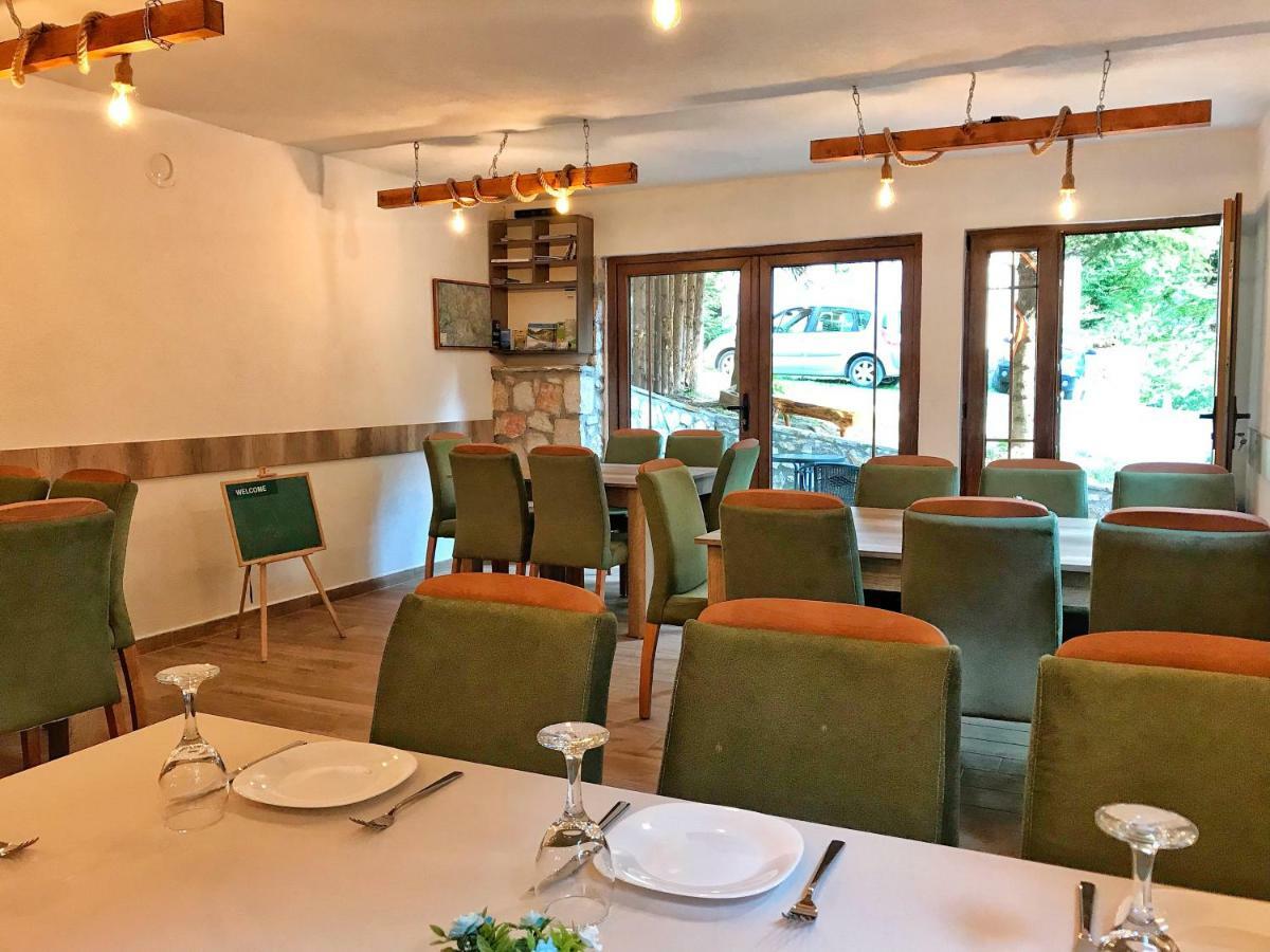 Chalet Kujta Pejë Esterno foto