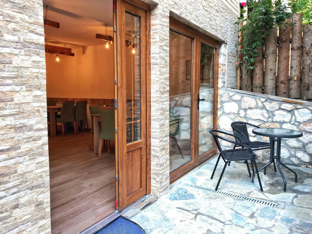 Chalet Kujta Pejë Esterno foto
